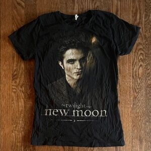 Twilight Saga New Moon Edward Tee